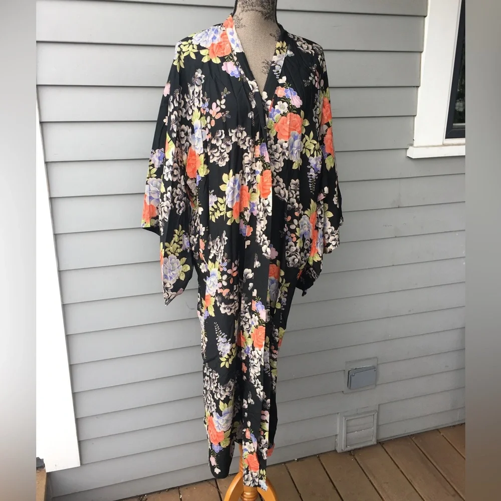 Black Floral Kimono or Duster - One Size Fits Most - Picture 1 of 10